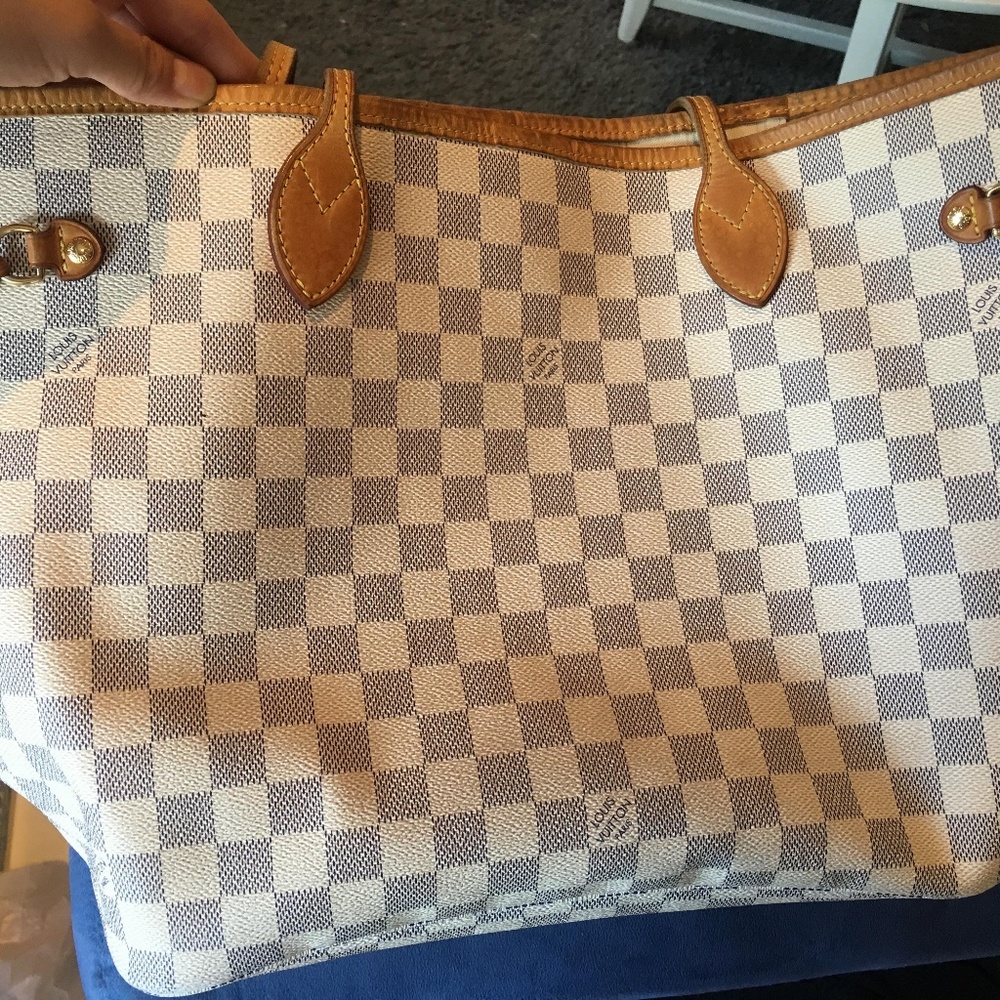 SOLD! Louis Vuitton Neverfull Tote MM size